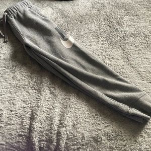 Boys 6-med Nike sweatpants/joggers